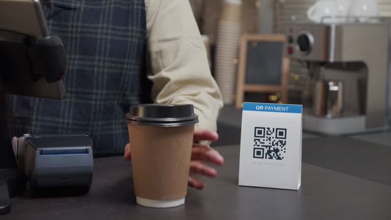 Customer Scanning R Code Customer Scanning Qr Code Videos and HD Footage - Getty Images
