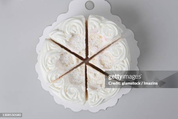 food, cake, fresh cream cake, object, top angle - cream cake stock pictures, royalty-free photos & images