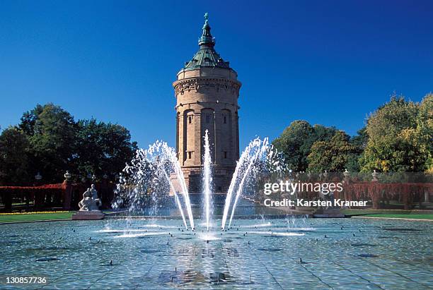 deu, germany, mannheim: watertower, the major sight of the city, erected by the architect gustav halmhuber from 1886-1889 in the roman monumental style, the tower is still used as water reservoir, the historical tower is part of the friedrichsplatz, one of - mannheim stock pictures, royalty-free photos & images