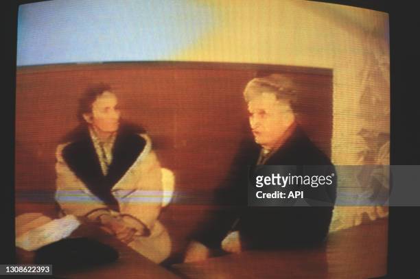 Le dictateur communiste roumain Nicolae Ceaucescu et sa femme Elena, lors de leur procès pendant la révolution roumaine de décembre 1989, Bucarest,...