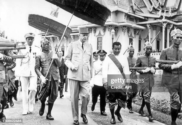 Prince Sihanouk receives General de Gaulle, Phnom Penh, 1966.