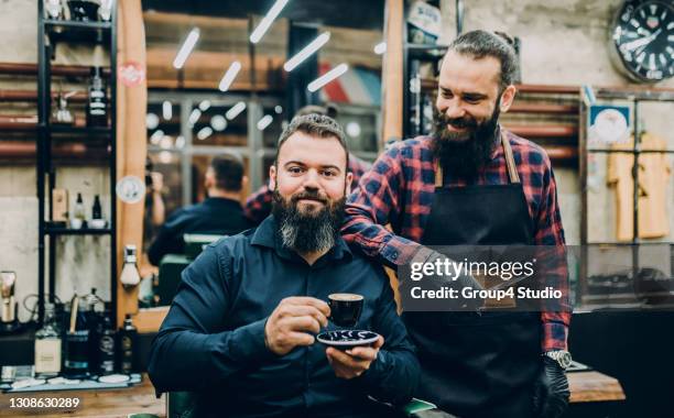 friseurladen - barber shop stock-fotos und bilder