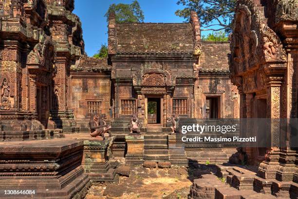 banteay srei temple in angkor - banteay srei stock pictures, royalty-free photos & images