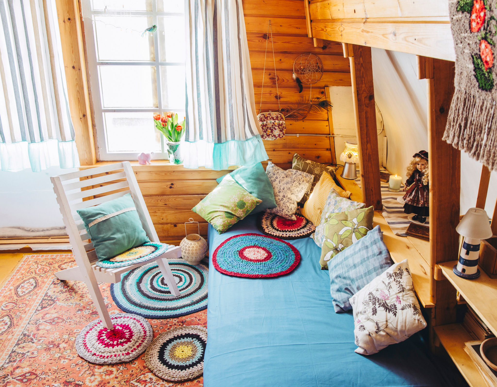 maximalist decor