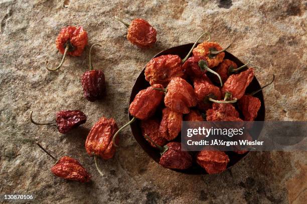 Bell Pepper In A Copper Bowl On A Stone Surface, Foto de stock