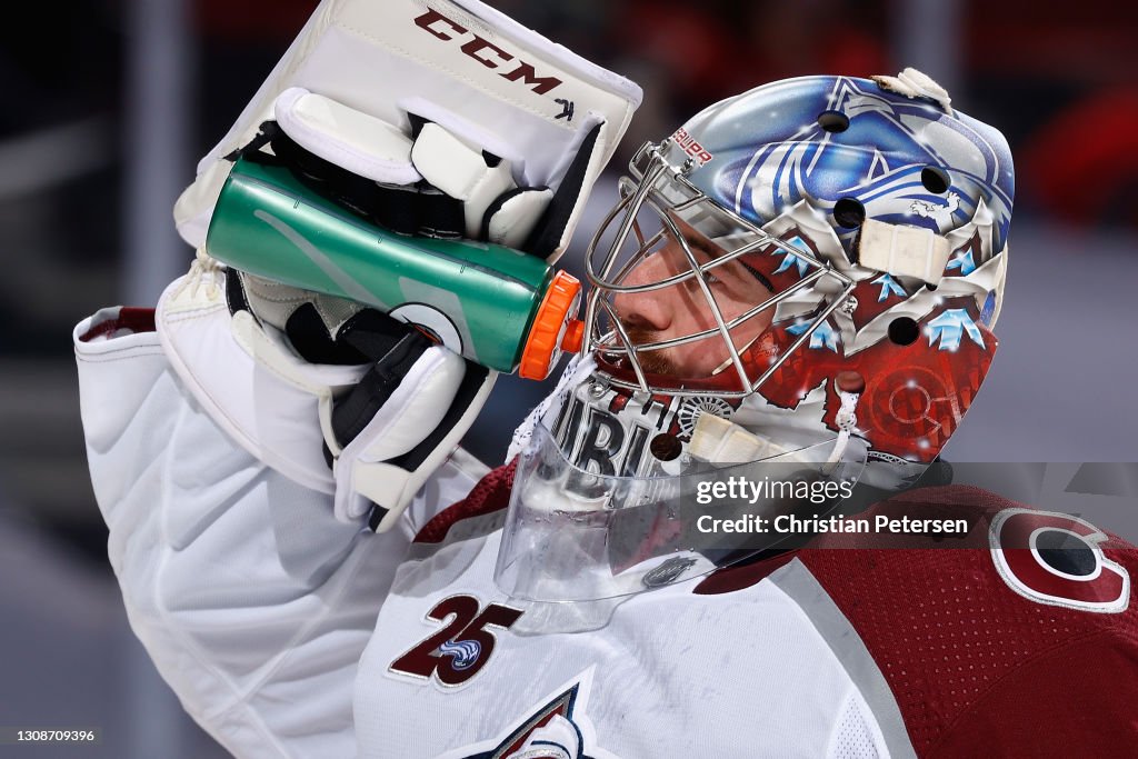 Colorado Avalanche v Arizona Coyotes