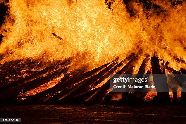 swiss national-holiday, 1. august-fires in tentlingen, canton freiburg, switzerland - spread joy stock pictures, royalty-free photos & images