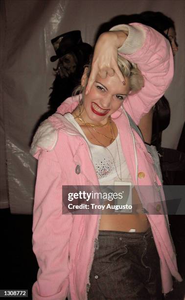 Singer Gwen Stefani of "No Doubt" poses at the the Bon Jovi concert after-party at the Great Western Forum December 2, 2000 in Los Angeles, CA.