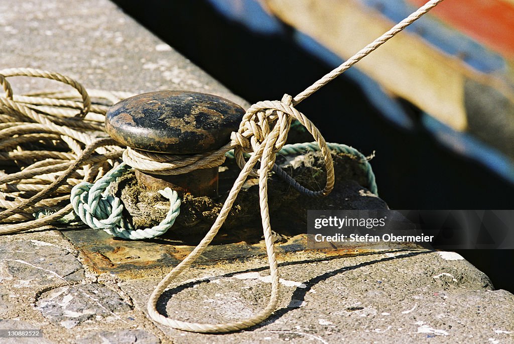 Ship halyards