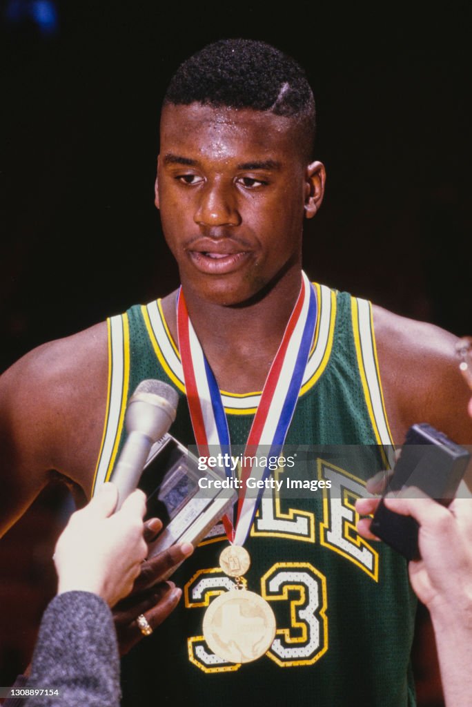 Shaquille O'Neal and the Cole High School Cougars