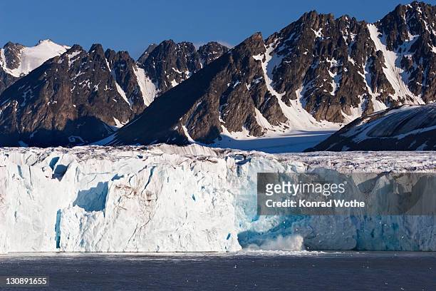 monaco glacier, liefde fjord, spitsbergen, norway - liefde - fotografias e filmes do acervo