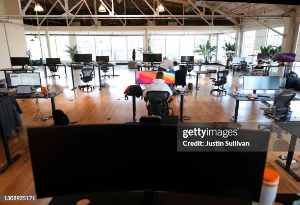 Back Office Computer Photos and Premium High Res Pictures - Getty Images