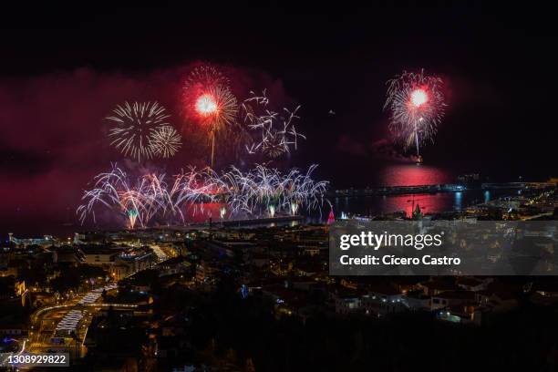funchal 2021 new year fireworks - funchal stock pictures, royalty-free photos & images