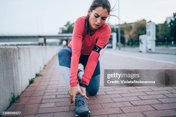 sport injury - sprain stock pictures, royalty-free photos & images