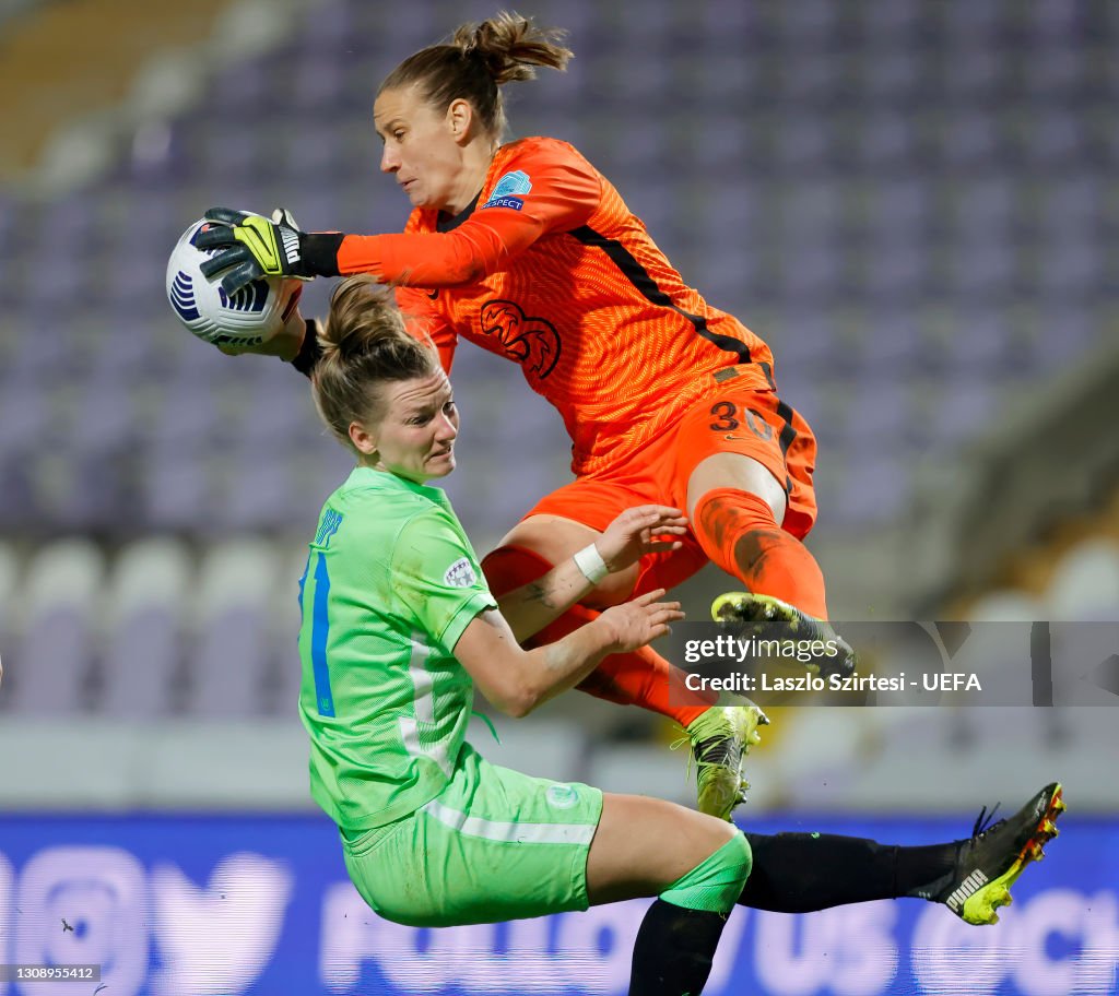 Chelsea FC v VfL Wolfsburg - UEFA Women's Champions League Quarter Final: Leg One