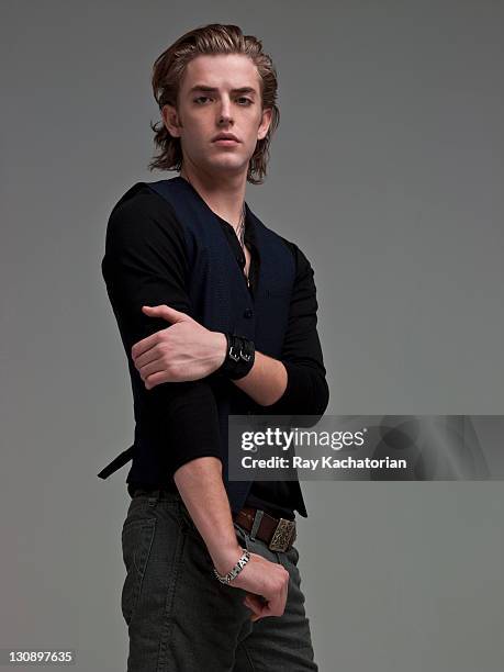 male fashion model portraits - músico de rock imagens e fotografias de stock