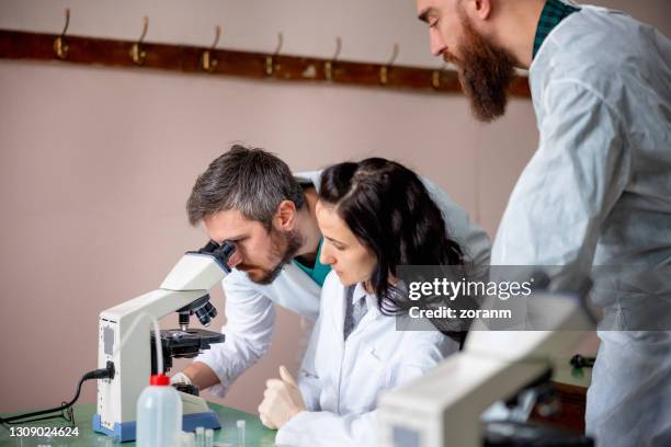 Binocular Microscopes Photos and Premium High Res Pictures - Getty Images