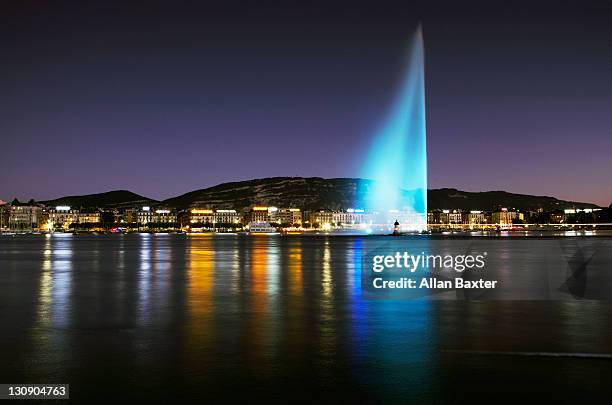 view of 'jet d'eau' fountain - genf stock-fotos und bilder