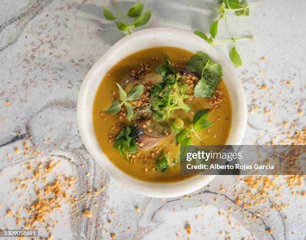 lentils soup with broccoli - lentil soup stock pictures, royalty-free photos & images