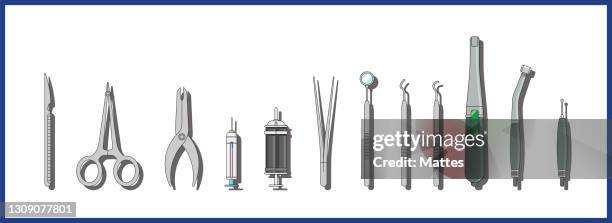ilustraciones, imágenes clip art, dibujos animados e iconos de stock de conjunto de herramientas de cirugía y dentista para el funcionamiento y la atención médica. conjunto de herramientas y objetos de diseño sobre un fondo blanco. - espejo dental