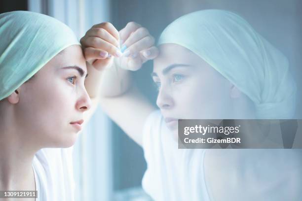 l'importanza della salute - leucemia foto e immagini stock