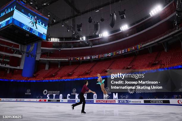 Kirsten Moore-Towers and Michael Marinaro of Canada compete in the Pairs Free Skating during day two of the the ISU World Figure Skating...