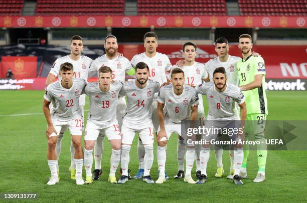 Players of Spain pose for a team picture during the FIFA World Cup 2022 Qatar qualifying match between Spain and Greece at Estadio Nuevo Los Carmenes...
