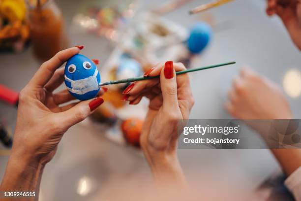 easter at time of coronavirus pandemic - anthropomorphic stock pictures, royalty-free photos & images