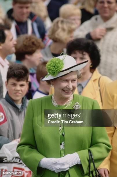 Queen Elizabeth 1990 Photos and Premium High Res Pictures - Getty Images