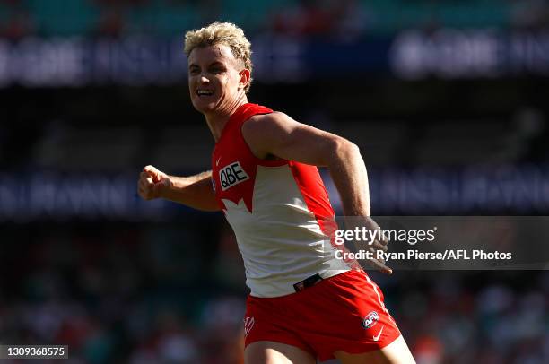 AFL Rd 2 - Sydney v Adelaide, News Photo