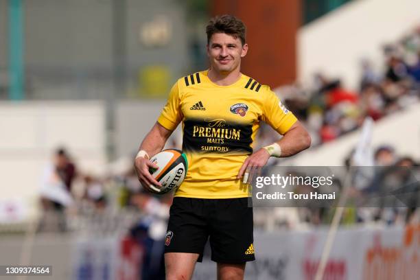 Beauden Barrett of the Suntory Sungoliath smiles during the Top League match between Toyota Verblitz and Suntory Sungoliath at Paloma Mizuho Stadium...