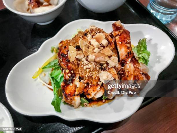 steamed chicken with chili sauce (koushuiji), teishoku served at a chuka restaurant in sakuragicho - chuka stock pictures, royalty-free photos & images