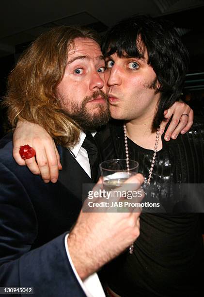 Justin Lee Collins and Noel Fielding backstage in the Sultans of Swag Gift Lounge at the 2006 British Comedy Awards