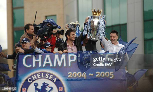 Frank Lampard and John Terry, Chelsea players parade Barclays Premiership Trophy