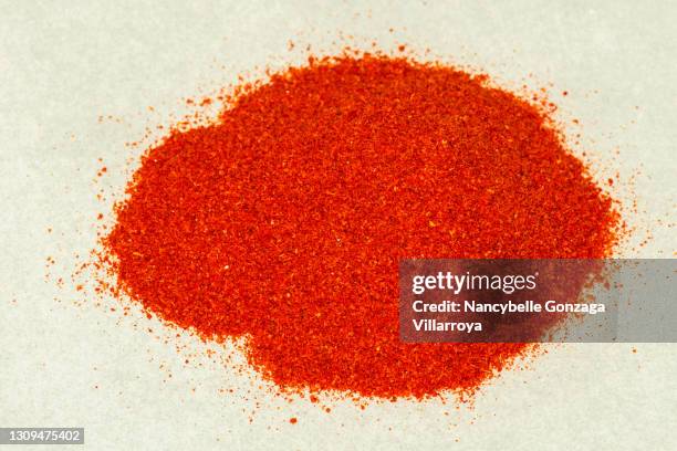 cayenne pepper powder spice - paprica foto e immagini stock