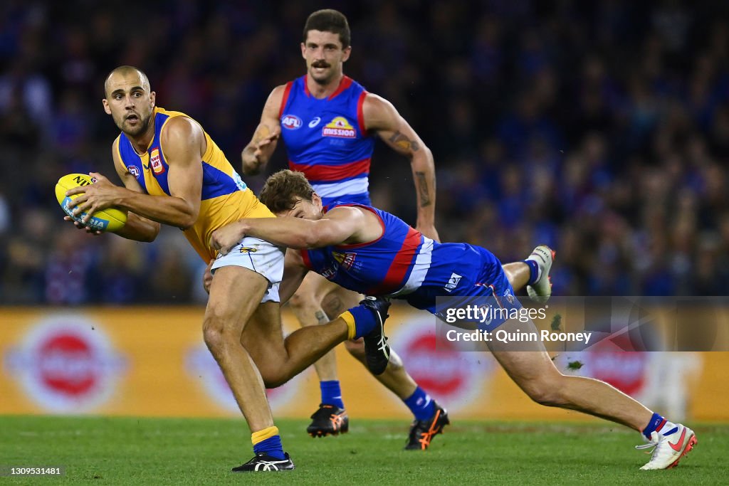 AFL Rd 2 - Western Bulldogs v West Coast