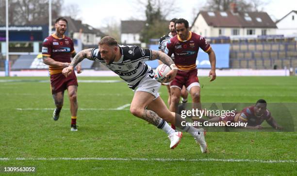 Josh Griffin of Hull FC scores a first half try during the Betfred Super League match between Hull FC and Huddersfield Giants at Emerald Headingley...