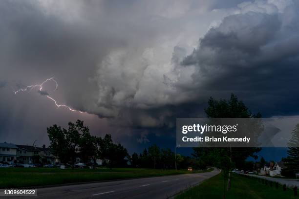 scary cloud - lightning home stock pictures, royalty-free photos & images