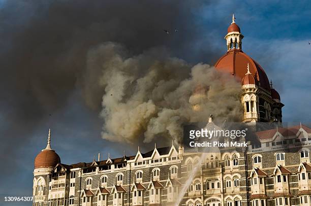 mumbai terror attack - terrorismus stock-fotos und bilder