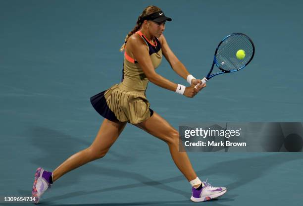 Amanda Anisimova of the United States returns a shot during her women's singles third round match against Bianca Andreescu of Canada on Day 7 of the...