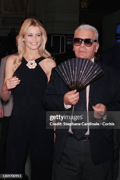 Claudia Schiffer and Karl Lagerfeld attend Conference about Fashion at Paris Sorbonne as part of Paris Fashion Week on October 18, 1994 in Paris,...