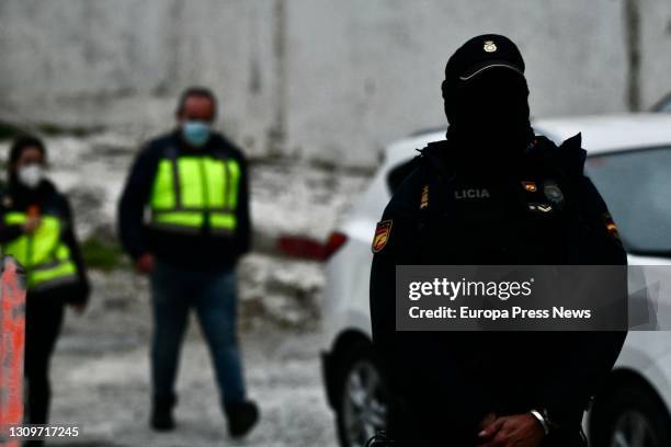 Spain National Police Photos and Premium High Res Pictures - Getty Images