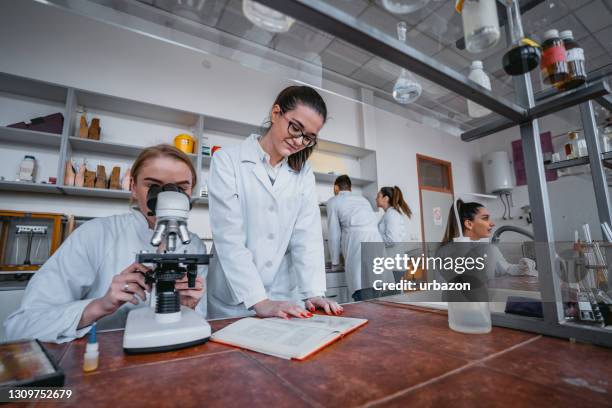 Lab Class Microscope Microbiology Class Photos and Premium High Res Pictures - Getty Images