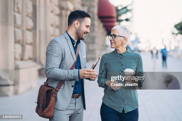 business mentor - coach imagens e fotografias de stock