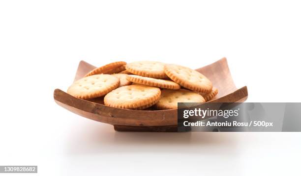 close-up of food in bowl against white background - cracker snack 個照片及圖片檔