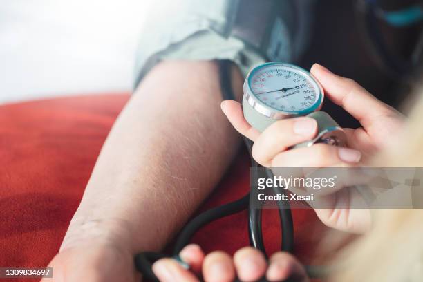 blood pressure control - altitude sickness stock pictures, royalty-free photos & images