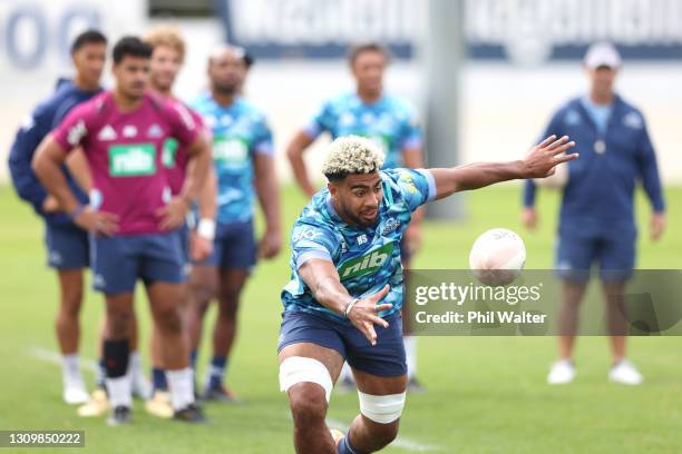 Hoskins Soututu of the Blues during a Blues Super Rugby training session at Alexandra Park on March 30, 2021 in Auckland, New Zealand.