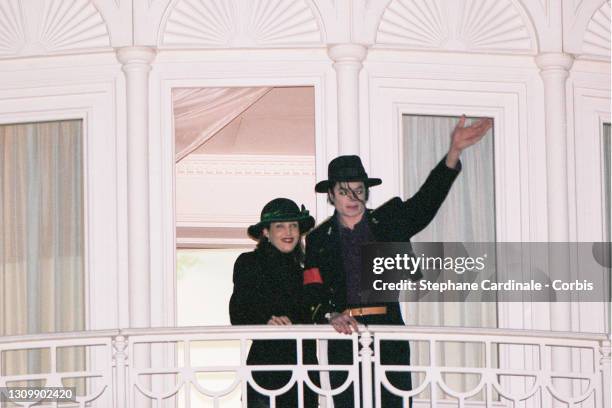 Lisa Marie Presley and Michael Jackson at Disneyland Paris on September 5, 1994 in Coupvray, France.