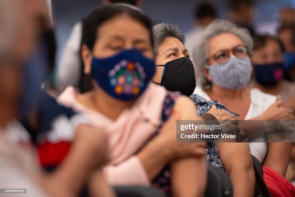 Vaccination of Senior Citizens Continue in Mexico City