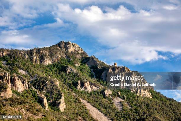 the chisos mountains in big bend national park - chisos mountains stock pictures, royalty-free photos & images